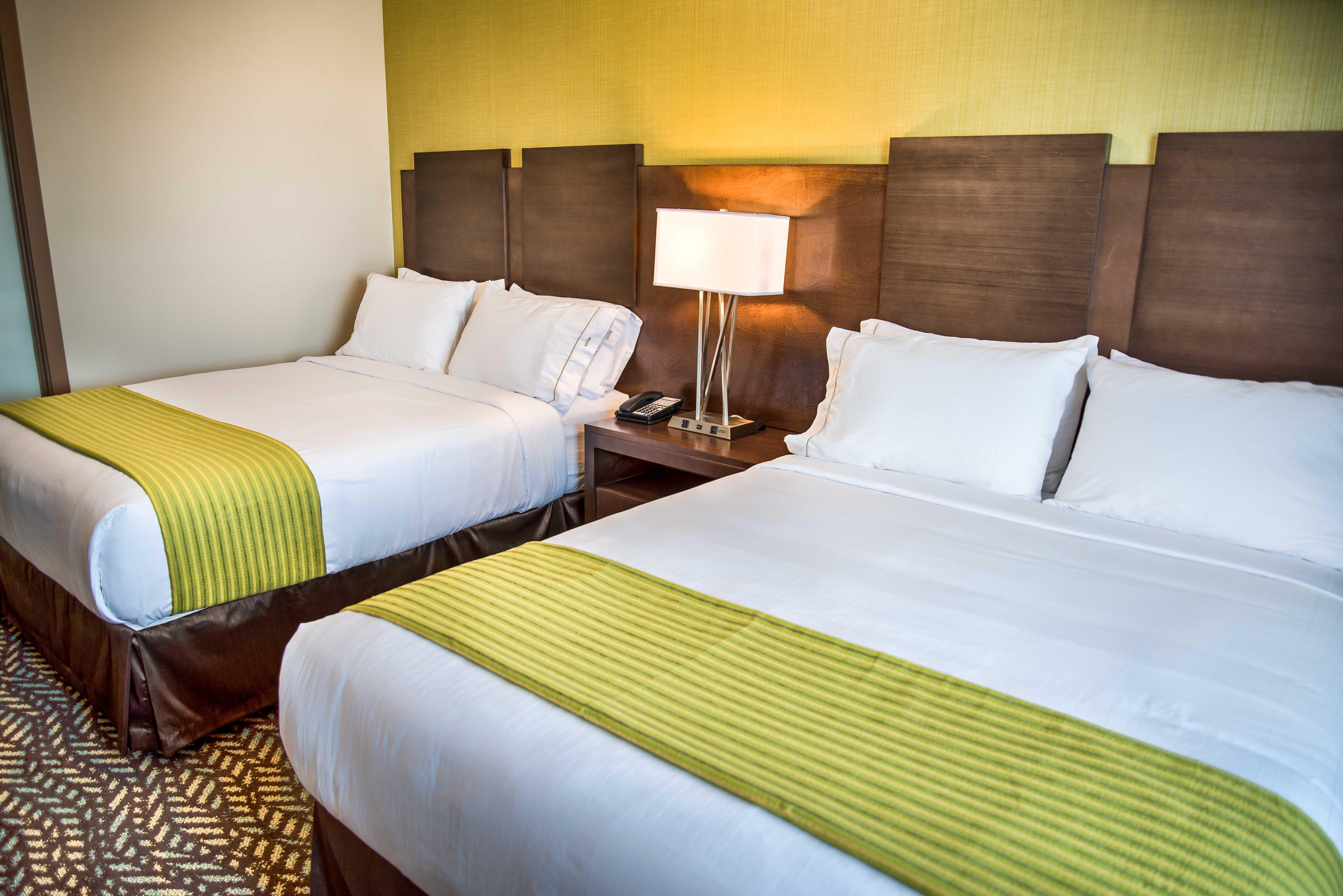 Holiday Inn Express & Suites Spruce Grove - Stony Plain By Ihg מראה חיצוני תמונה