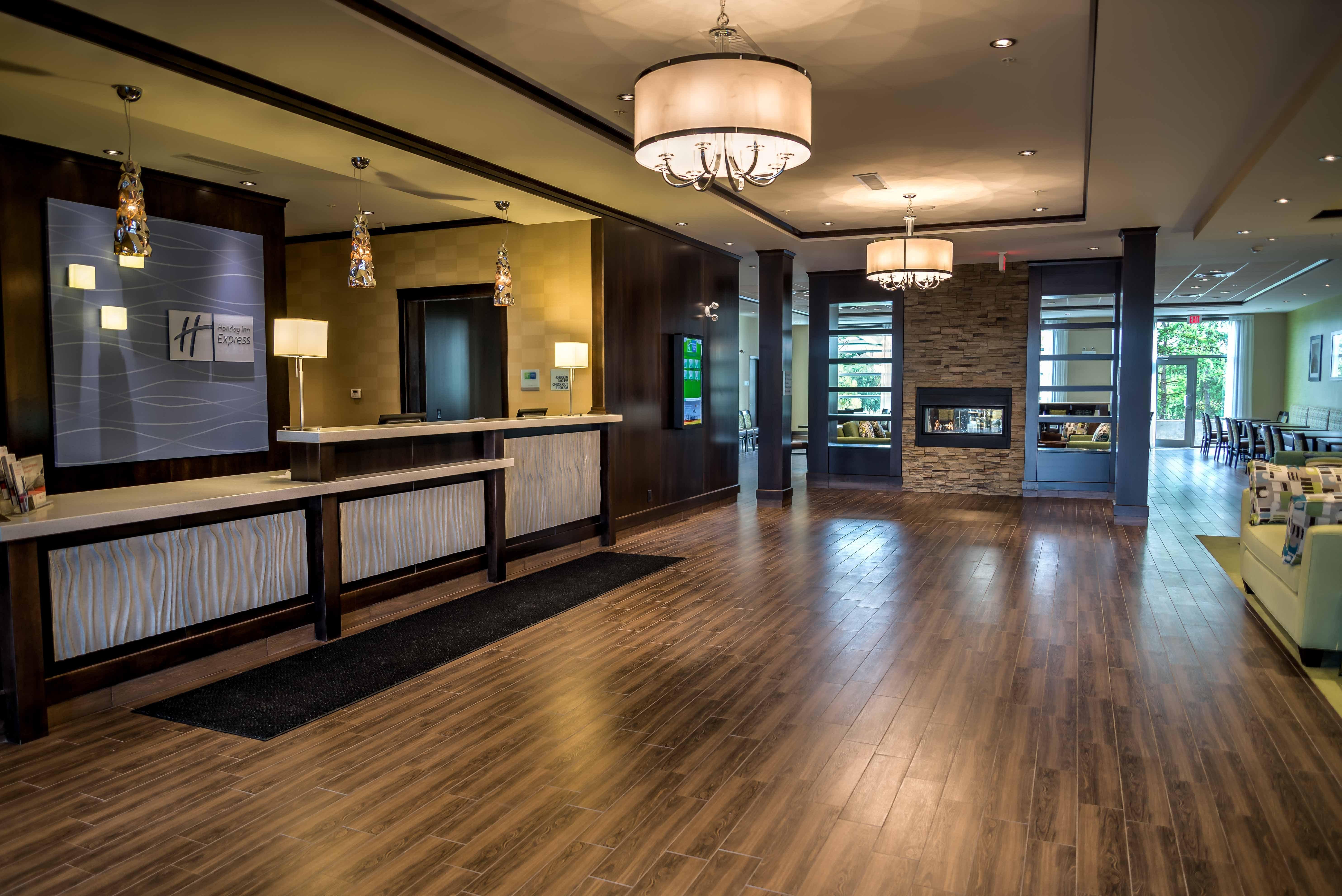 Holiday Inn Express & Suites Spruce Grove - Stony Plain By Ihg מראה חיצוני תמונה