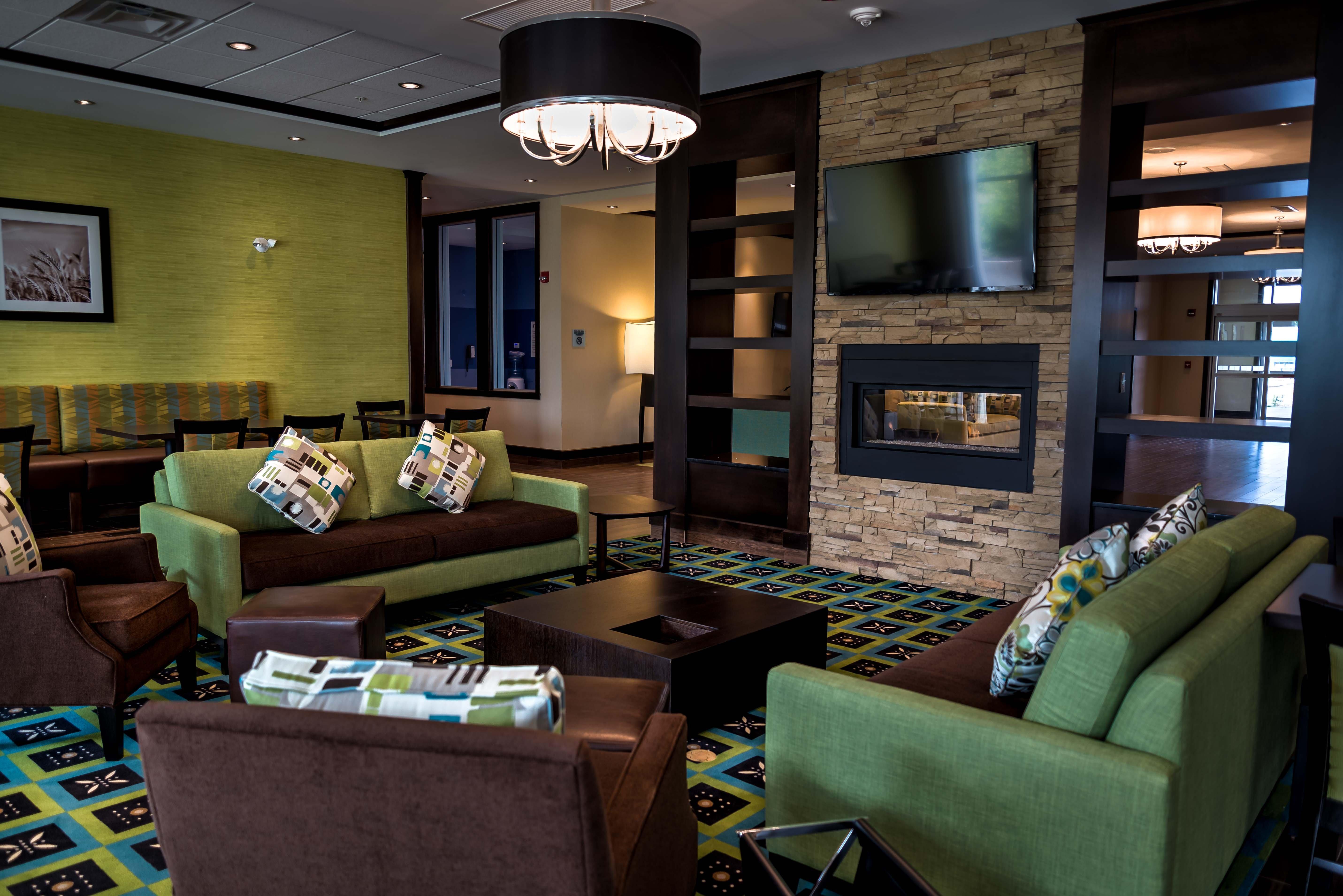 Holiday Inn Express & Suites Spruce Grove - Stony Plain By Ihg מראה חיצוני תמונה